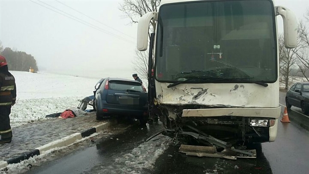 Женщина-водитель погибла, столкнувшись с автобусом под Минском