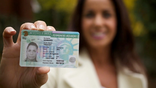 США отложили прием заявок на лотерею Green Card