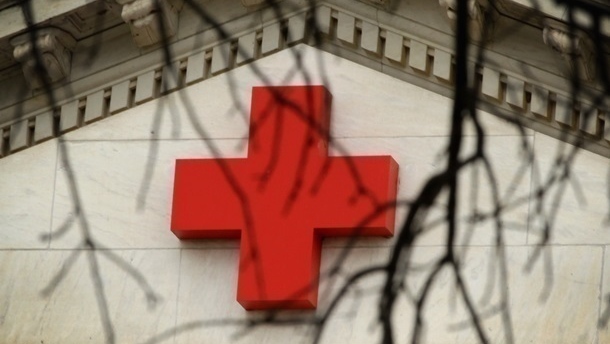 СМИ: Красный Крест приостанавливает поставку гумпомощи на Донбасс