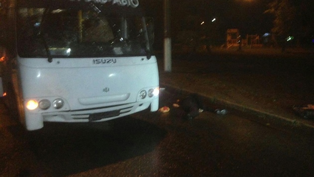 В Николаеве рейсовый автобус насмерть сбил двух человек
