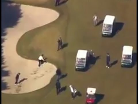 Премьер Японии упал в яму во время гольфа с Трампом