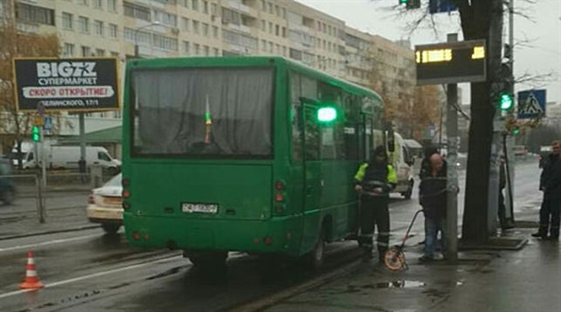 В Минске один подросток попал под автобус, второго сбила легковушка