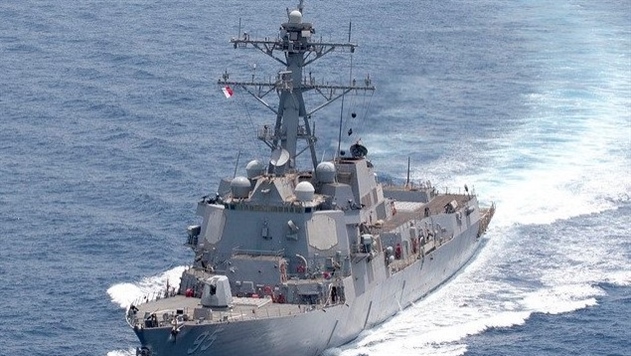 СМИ: Американский эсминец вошел в Черное море