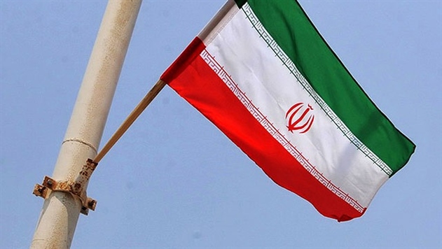Макрон: США толкают Иран создать ядерное оружие