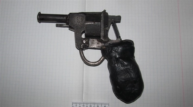 У студента-биолога из Могилева изъяли самодельное оружие