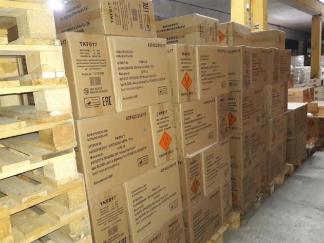 В Радошковичах на продуктовом складе нашли 1,5 млн единиц пиротехники