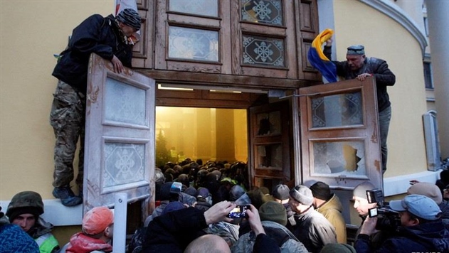 Полиция: под Октябрьским пострадали 32 силовика