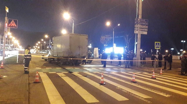 В Минске грузовик въехал в толпу людей: погибла 11-летняя девочка