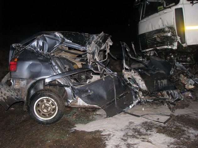 В Столбцовском районе водитель Volkswagen выехал под встречный МАЗ и погиб